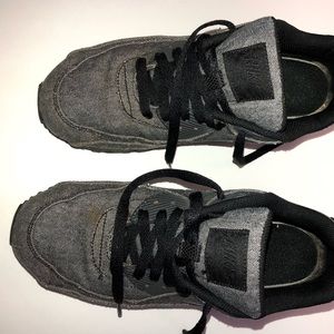 Nike Shoes - Nike Air Max Sneakers Nike Shoes - Nike Air Max Sneakers